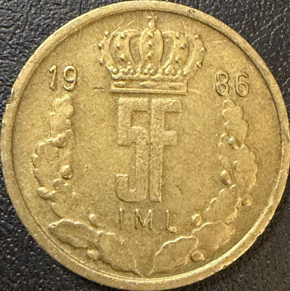 1961 Elizabeth II Two Shillings (3)