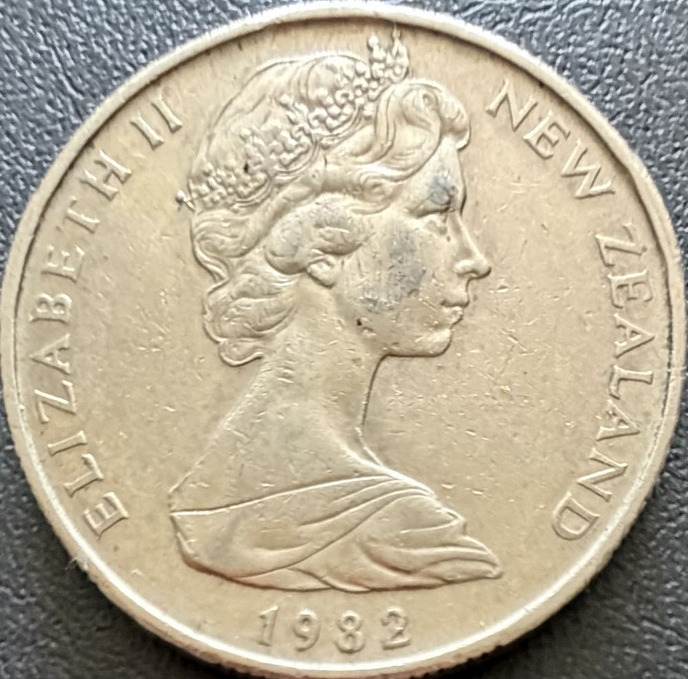 1982 New Zealand 50 Cents  coin collectible - Main Image 2