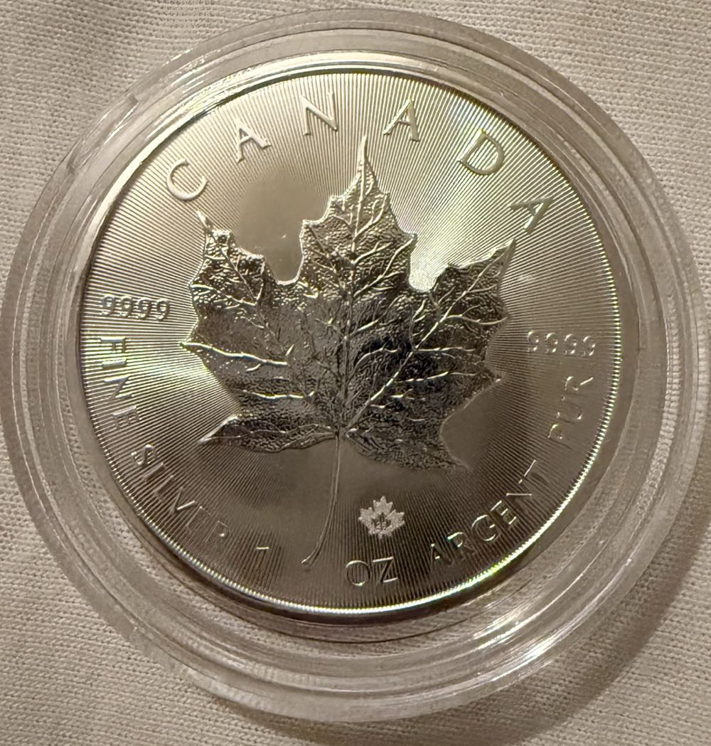 Maple Leaf  coin collectible - Main Image 3