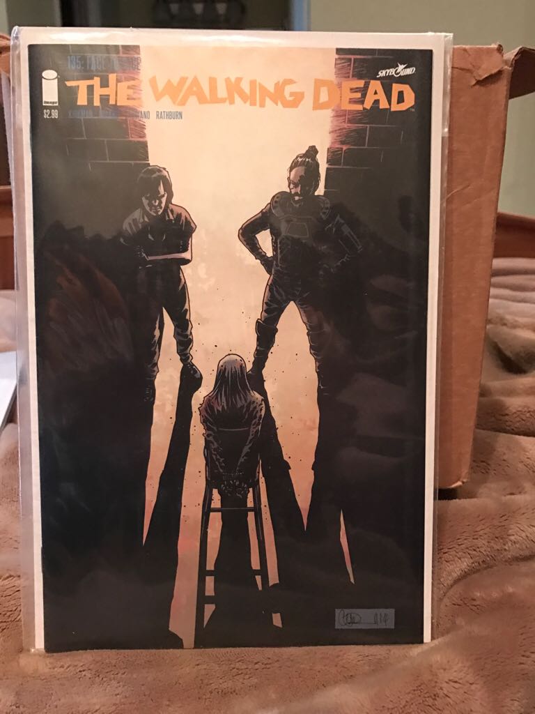 Walking Dead - Image Comics (135 - Dec 2014) comic book collectible [Barcode 709853000730] - Main Image 2