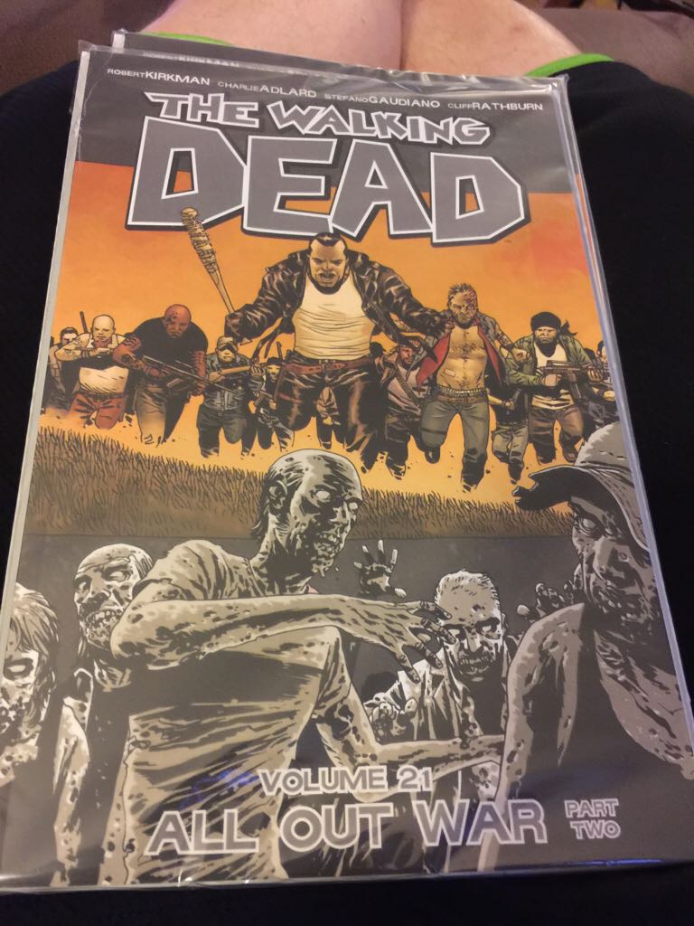 The Walking Dead - Image (21) comic book collectible [Barcode 9781582408835] - Main Image 1