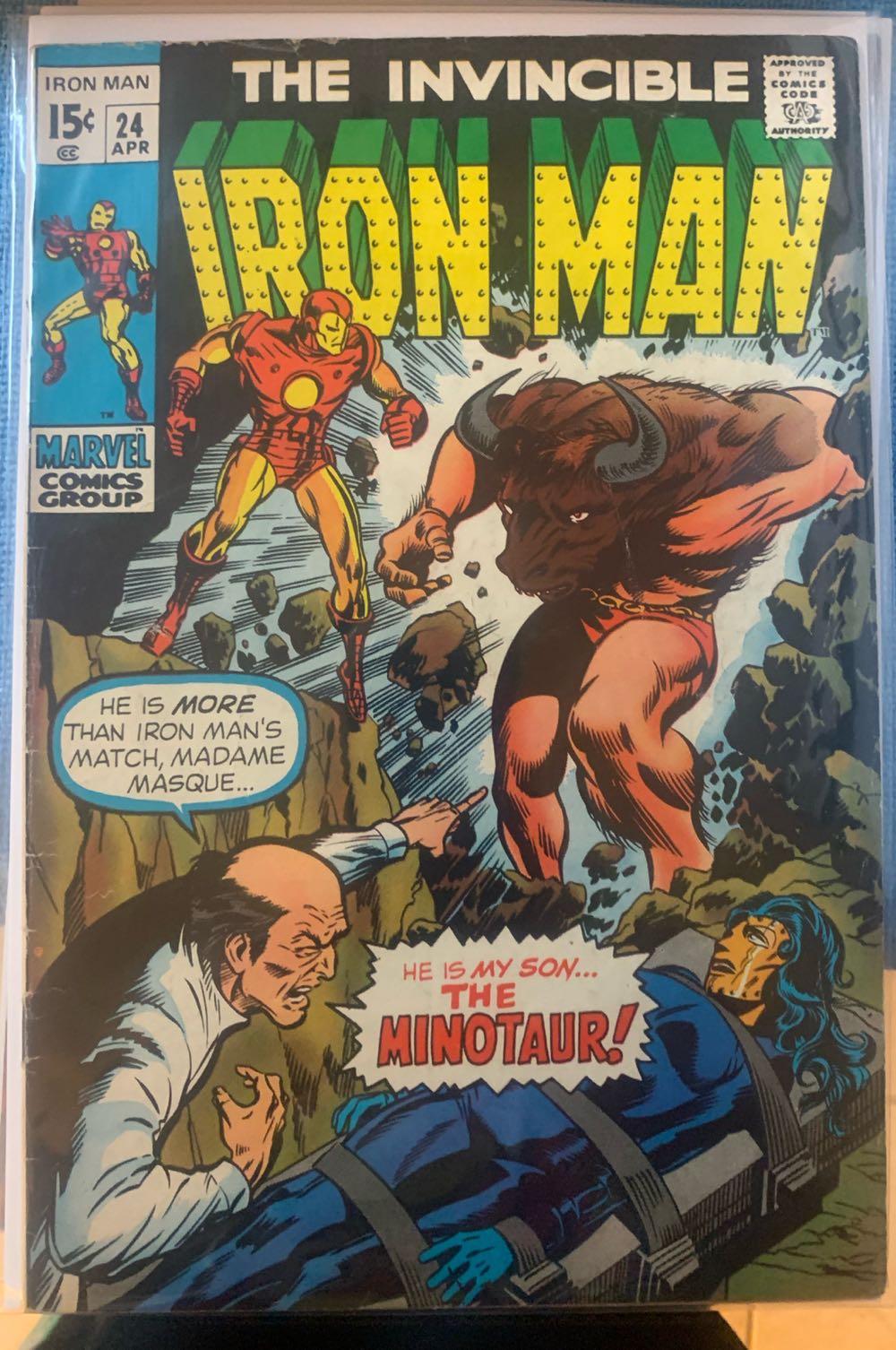 Invincible Iron Man  (24 - Aug 2017) comic book collectible [Barcode 074470032526] - Main Image 3