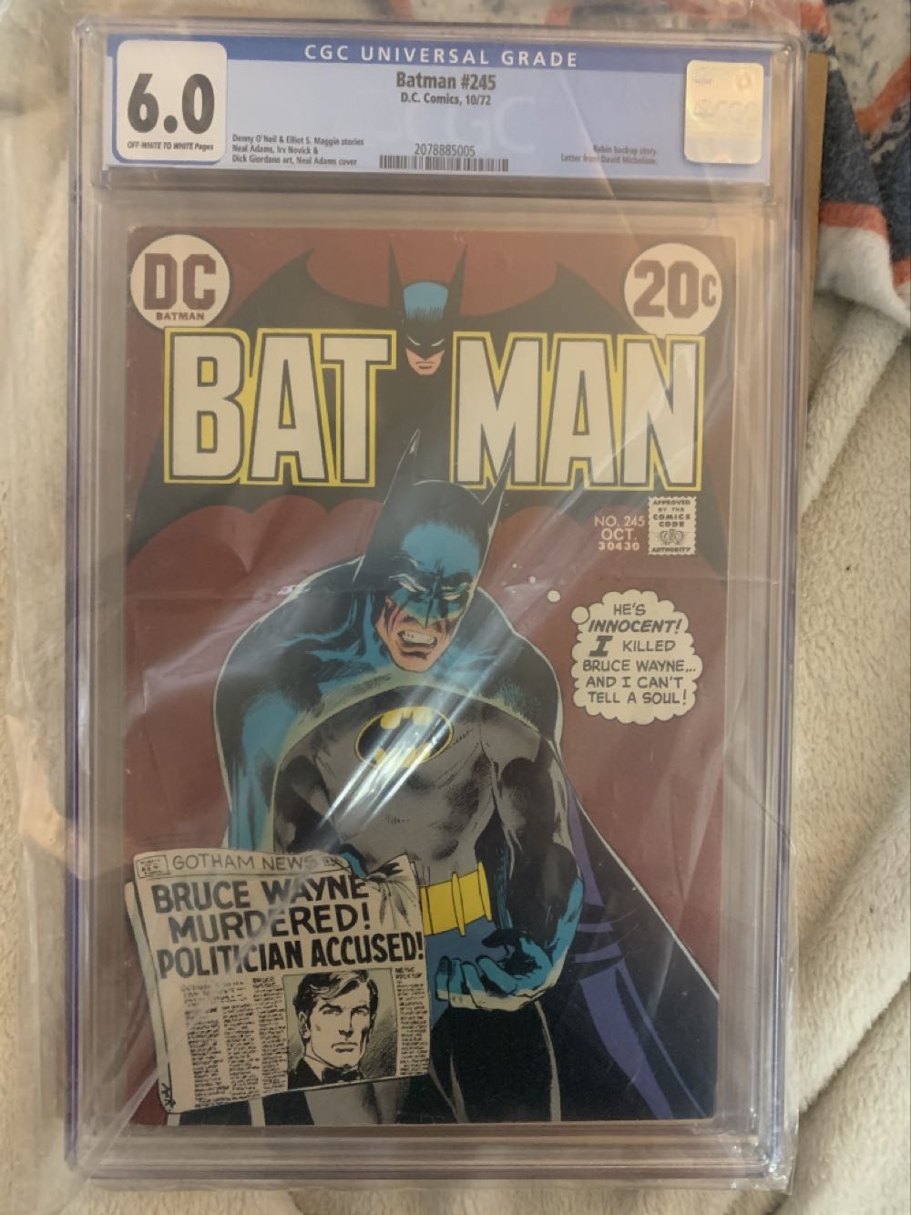 Batman - DC Comics (245) comic book collectible [Barcode 070989304307] - Main Image 2