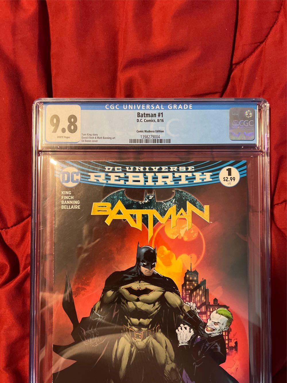 Batman - DC Comics (1) comic book collectible [Barcode 76194134182800181] - Main Image 3