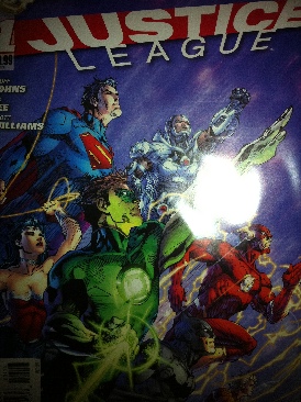 Justice League  (1) comic book collectible [Barcode 761941305936] - Main Image 1