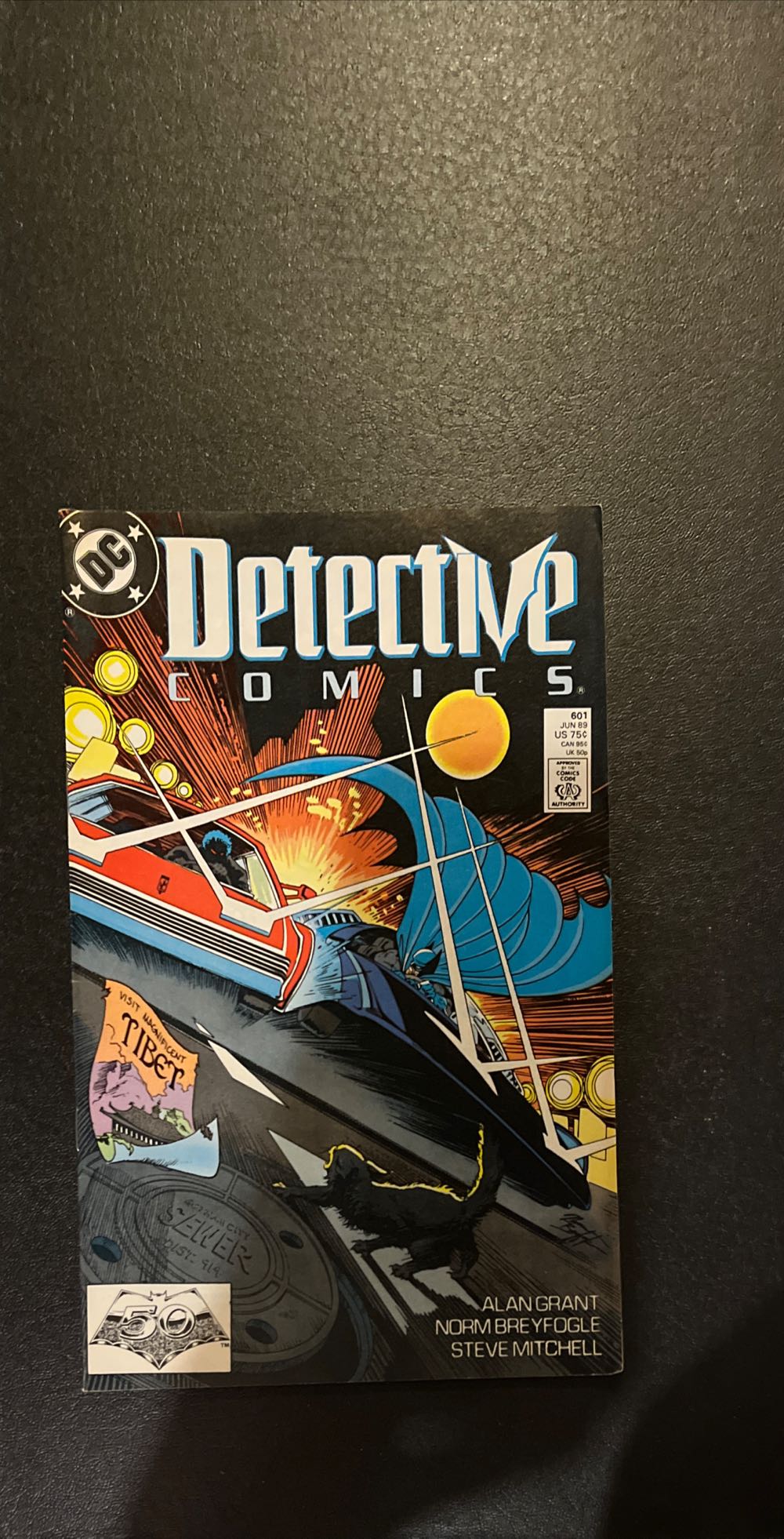 Detective Comics - DC (601 - Jun 1989) comic book collectible - Main Image 3