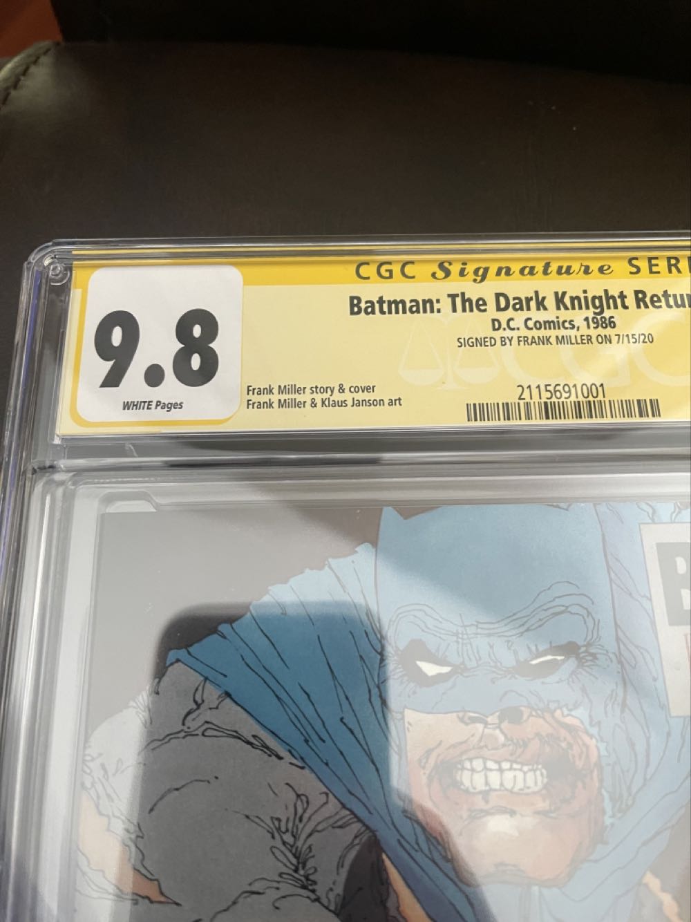 Batman: The Dark Knight Returns - DC Comics (2 - Jul 1986) comic book collectible [Barcode 070989398016] - Main Image 3