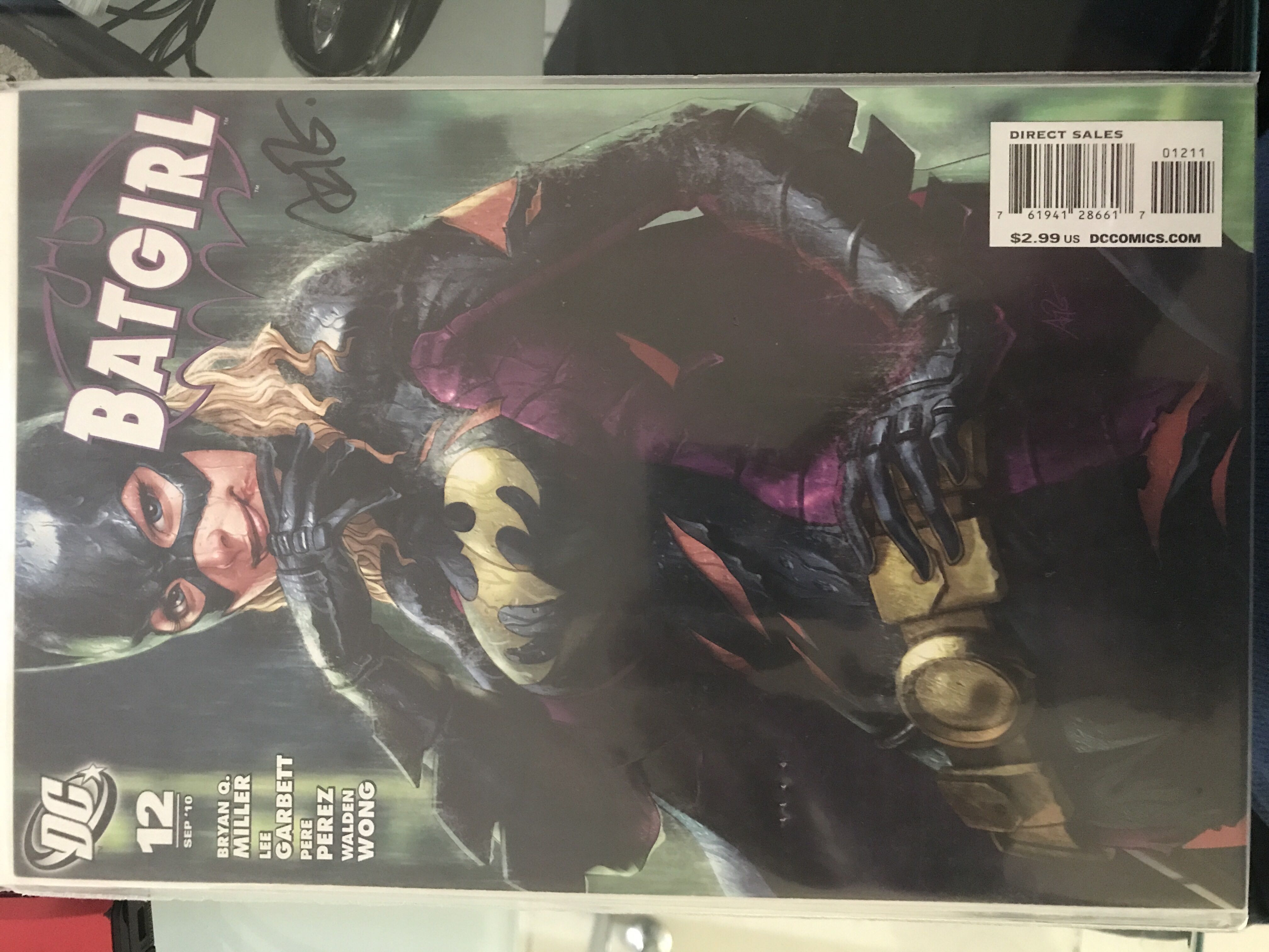 Batgirl - DC Comics (12 - Sep 2010) comic book collectible [Barcode 76194128661701211] - Main Image 2