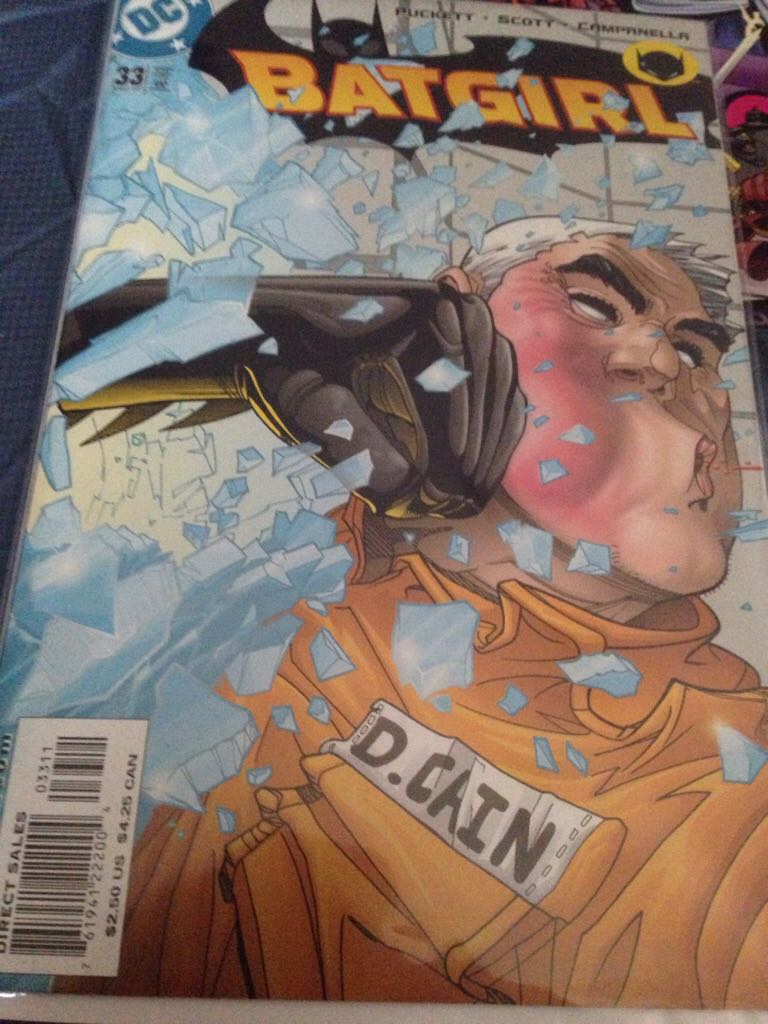 Batgirl - DC Comics (33 - Dec 2002) comic book collectible [Barcode 76194122200403311] - Main Image 1