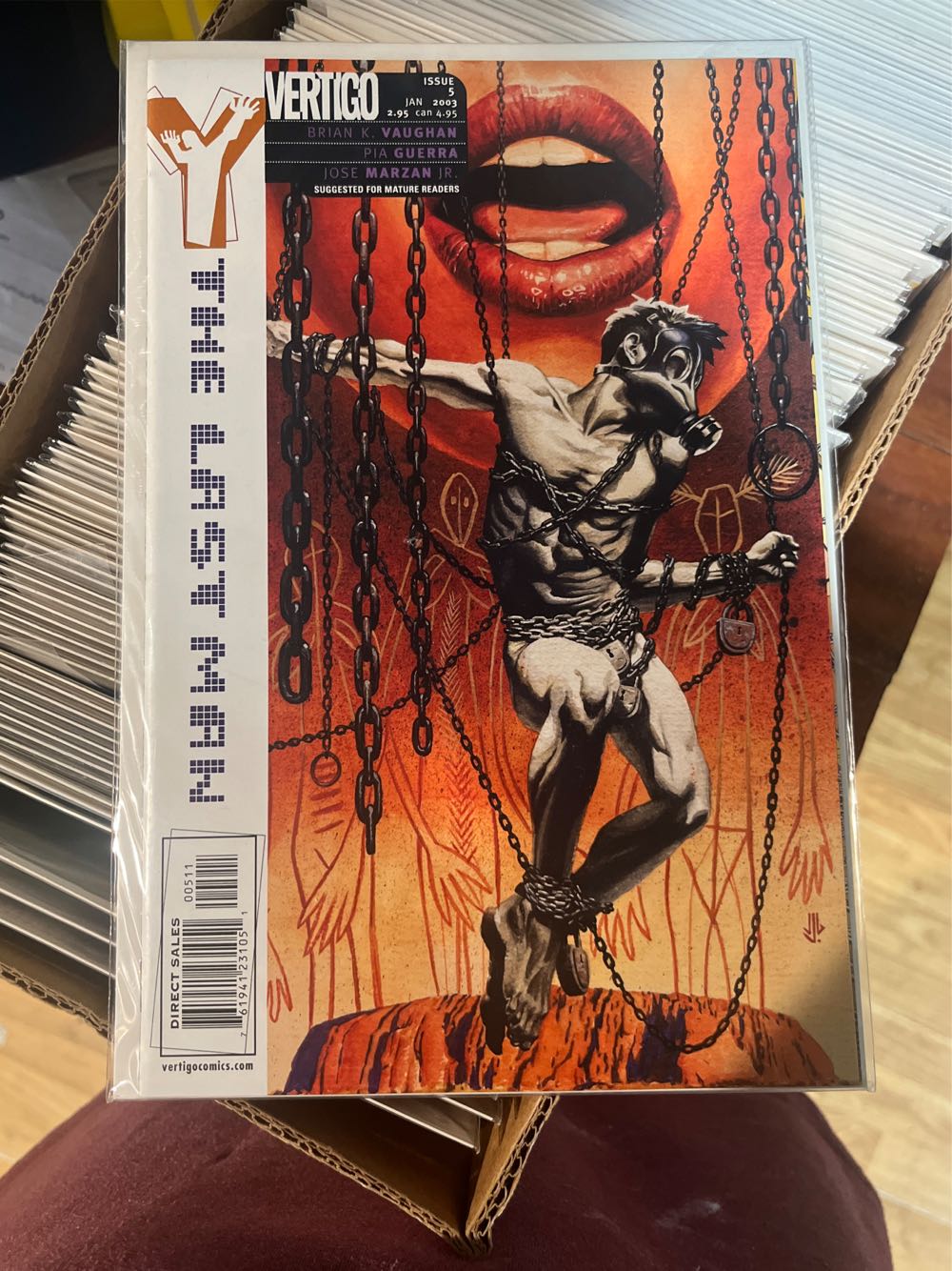 Y: The Last Man - Vertigo Comics (5 - Jan 2003) comic book collectible [Barcode 76194123105100511] - Main Image 2