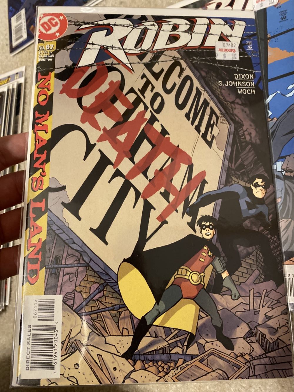 Robin - DC Comics (67) comic book collectible [Barcode 76194120043906711] - Main Image 2