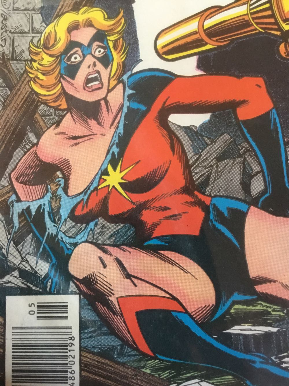 Ms. Marvel - Marvel (17 - May 1978) comic book collectible [Barcode 759606058280] - Main Image 2