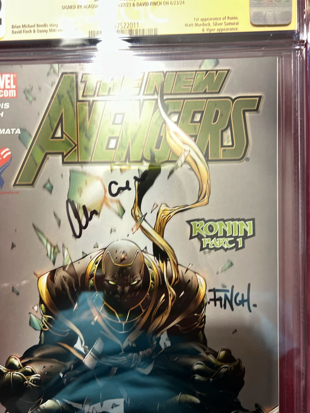 The New Avengers - Marvel Comics (11 - Sep 2005) comic book collectible [Barcode 75960605547001111] - Main Image 3