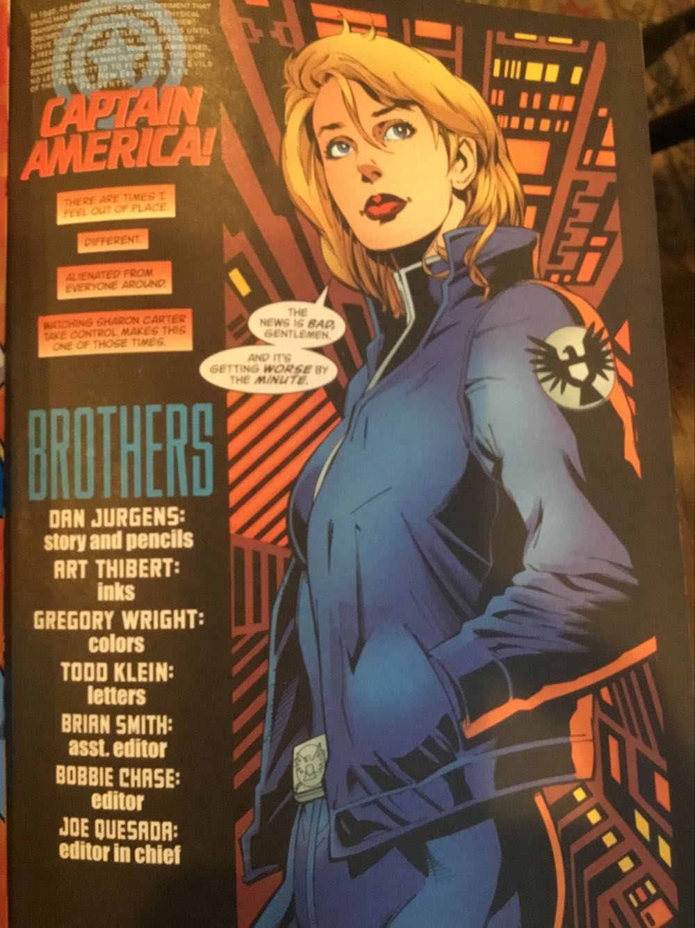 Captain America - Marvel Comics (37 - 01/2001) comic book collectible [Barcode 759606056521] - Main Image 2