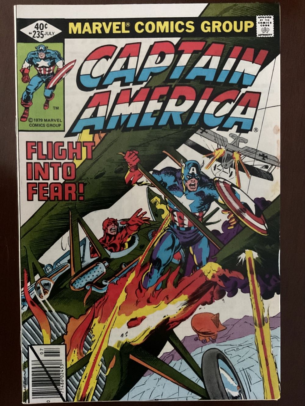 Captain America  (235 - Jul 1979) comic book collectible - Main Image 2