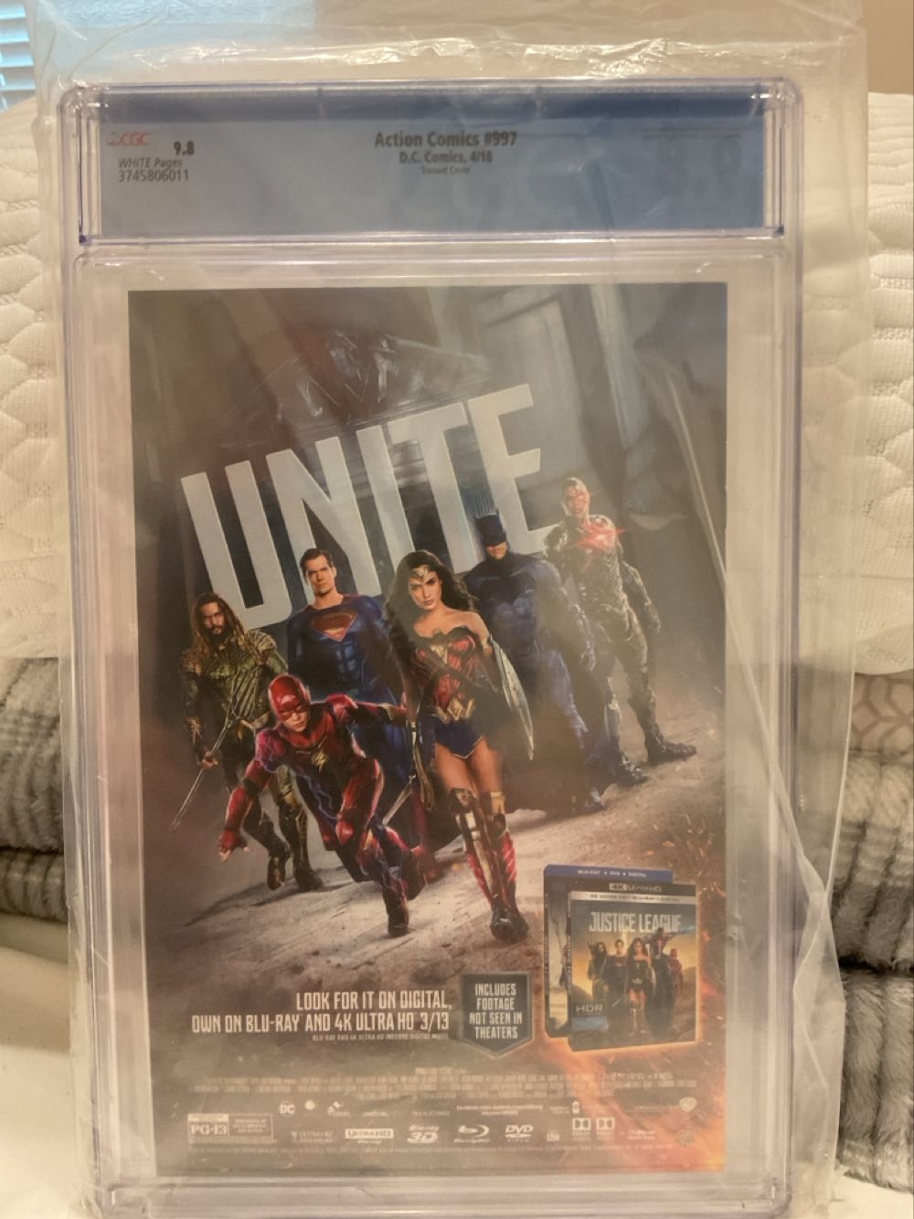Action Comics - DC Comics (997 - Apr 2018) comic book collectible [Barcode 76194134388499721] - Main Image 3