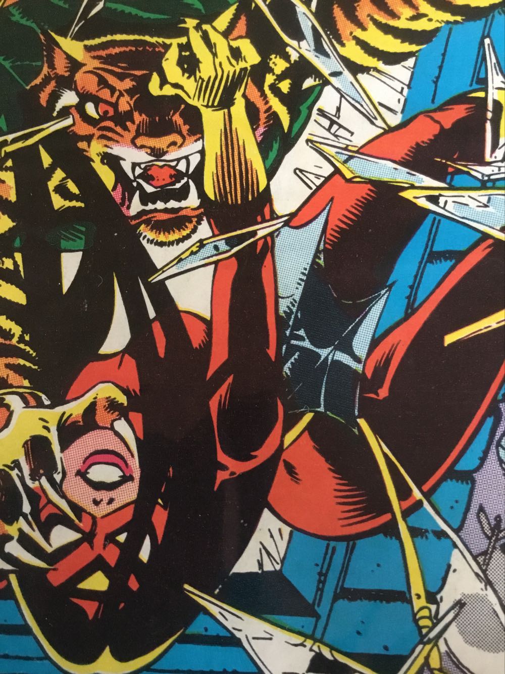 Spider-Woman #40 - Marvel Comics (40 - Oct 1981) comic book collectible [Barcode 759606058310] - Main Image 2