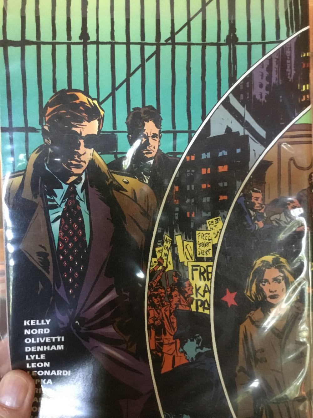 Daredevil - Marvel Comics (375 - May 1998) comic book collectible [Barcode 074808024599] - Main Image 2