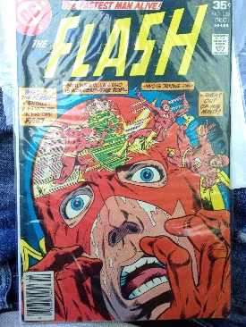 Flash - Janette Kahn (256 - Dec 1977) comic book collectible [Barcode 070989304857] - Main Image 1