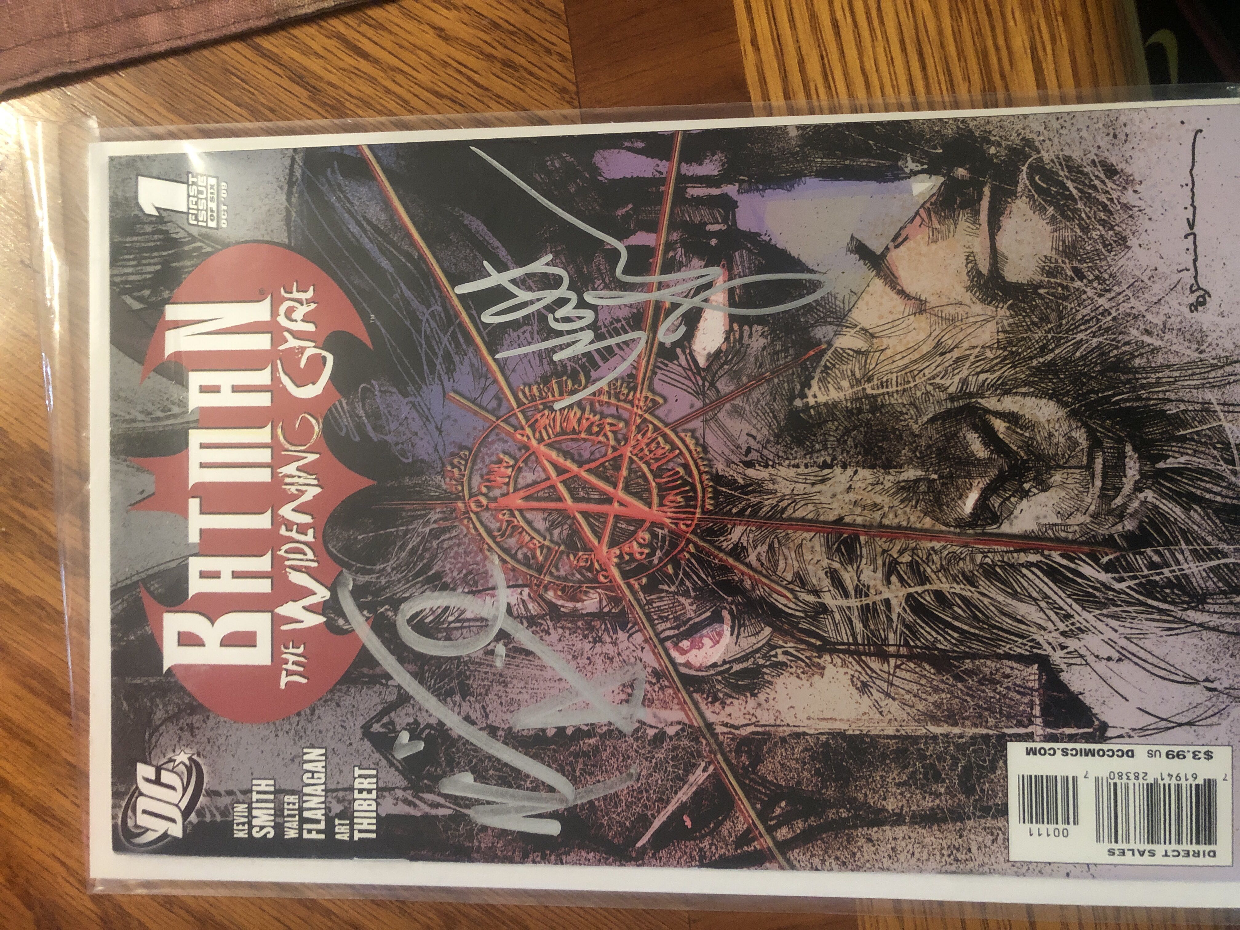 Batman Widening Gyre - DC Comics (1 - Oct 2009) comic book collectible [Barcode 76194128380700111] - Main Image 2