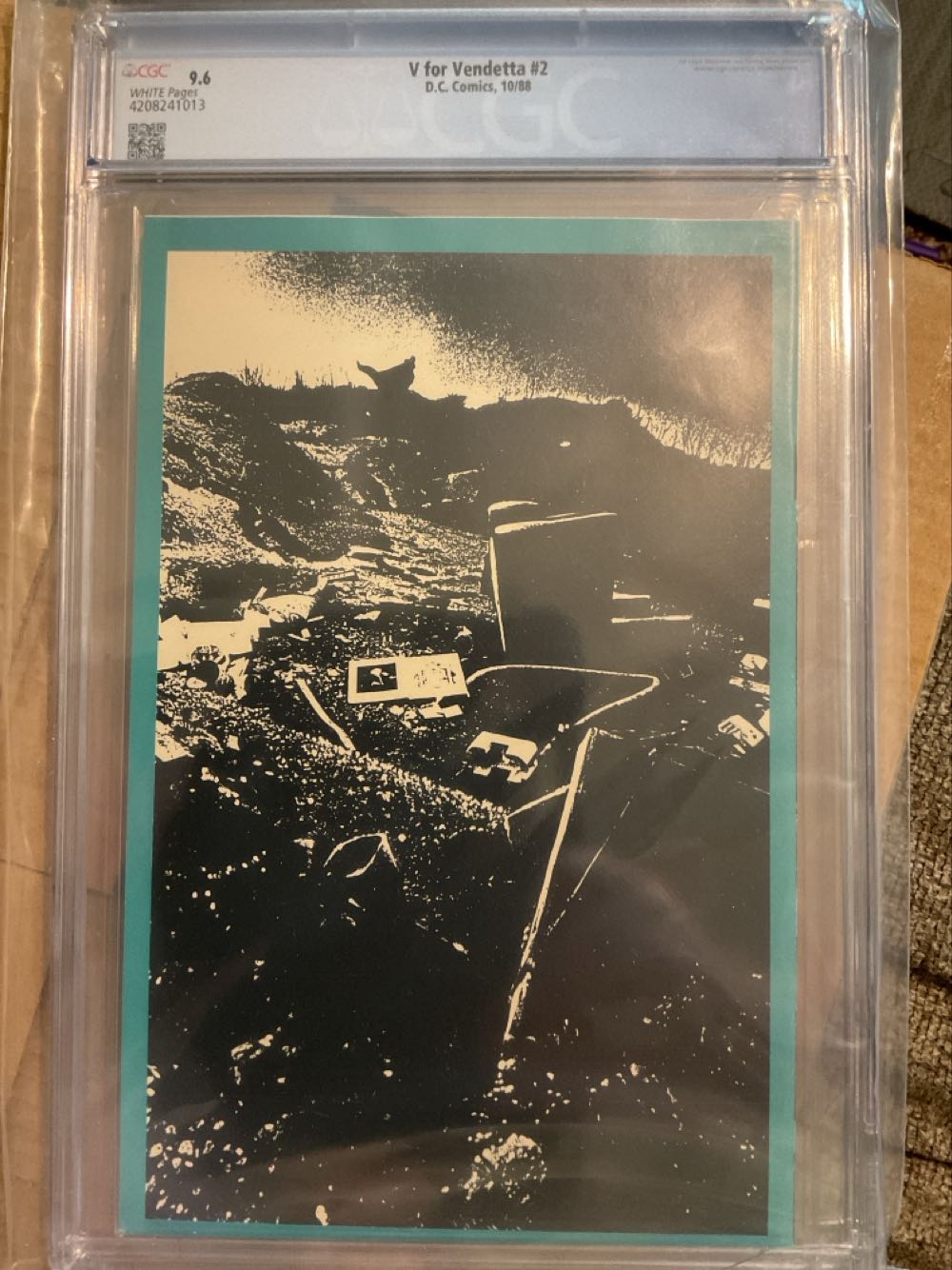 V For Vendetta - DC Comics (2 - Oct 1988) comic book collectible [Barcode 9780930289522] - Main Image 3