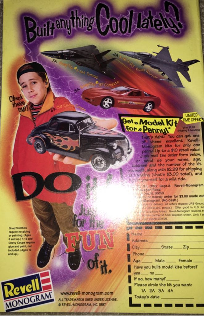 Peter Parker Spiderman  (85) comic book collectible [Barcode 848000210858400006] - Main Image 2