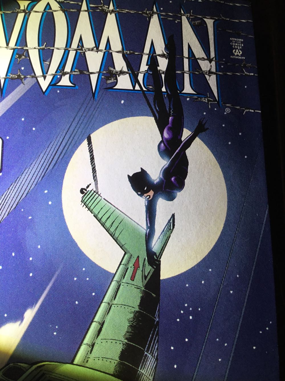 Catwoman - DC Comics (75 - Dec 1999) comic book collectible [Barcode 761941200125] - Main Image 2