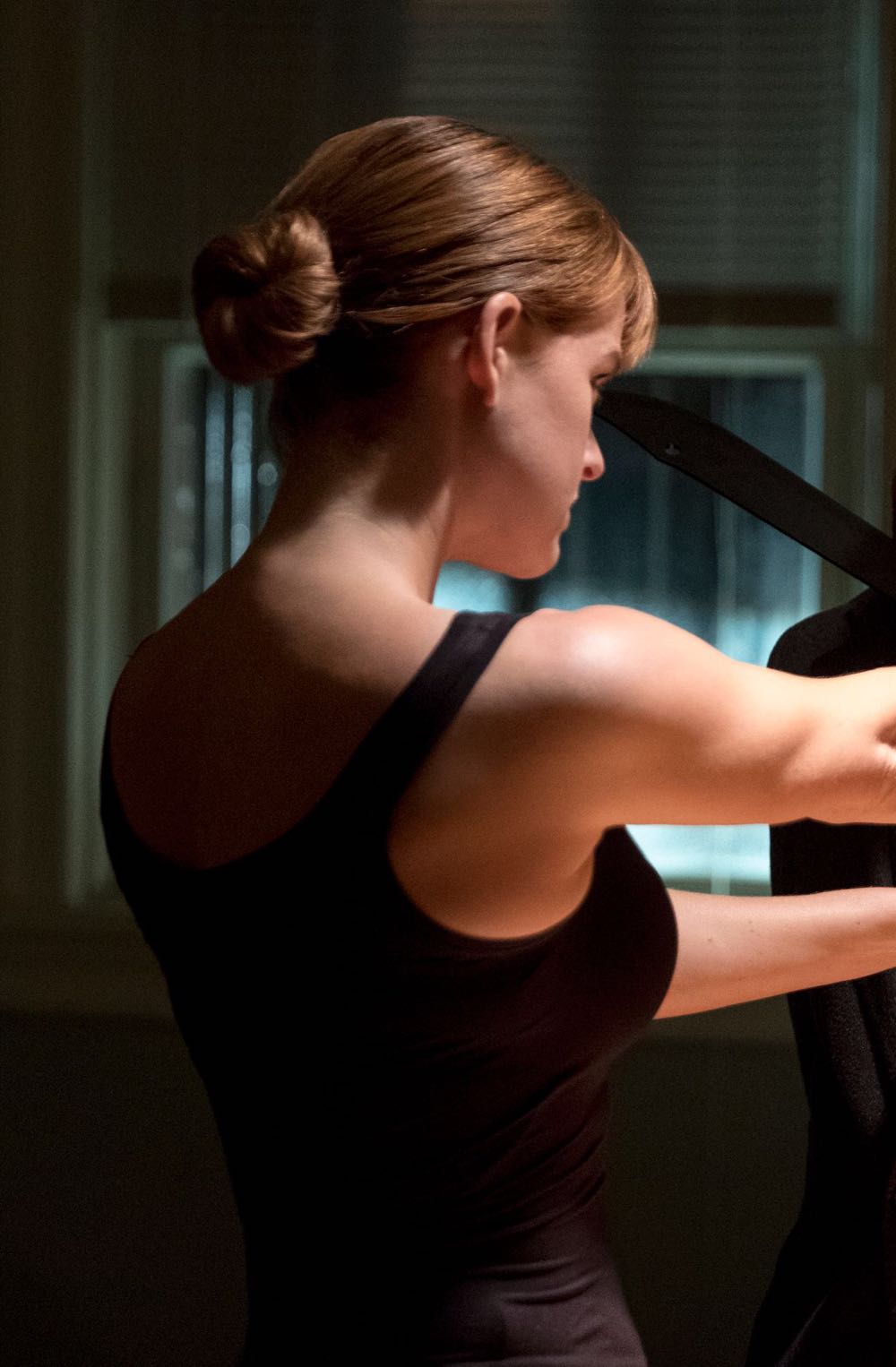 Iron Fist - Marvel (2 - Dec 1975) comic book collectible [Barcode 759606044887] - Main Image 4