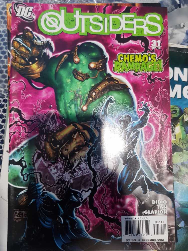 Outsiders - DC (31 - Sep 2010) comic book collectible [Barcode 76194126615203111] - Main Image 2