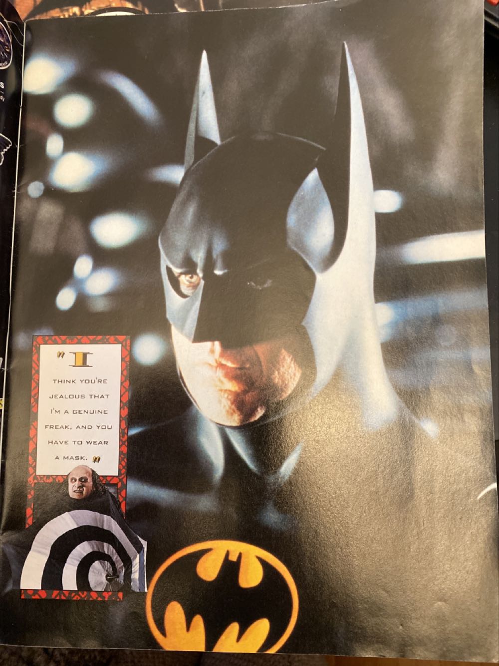 Batman Returns - Topps comic book collectible - Main Image 3