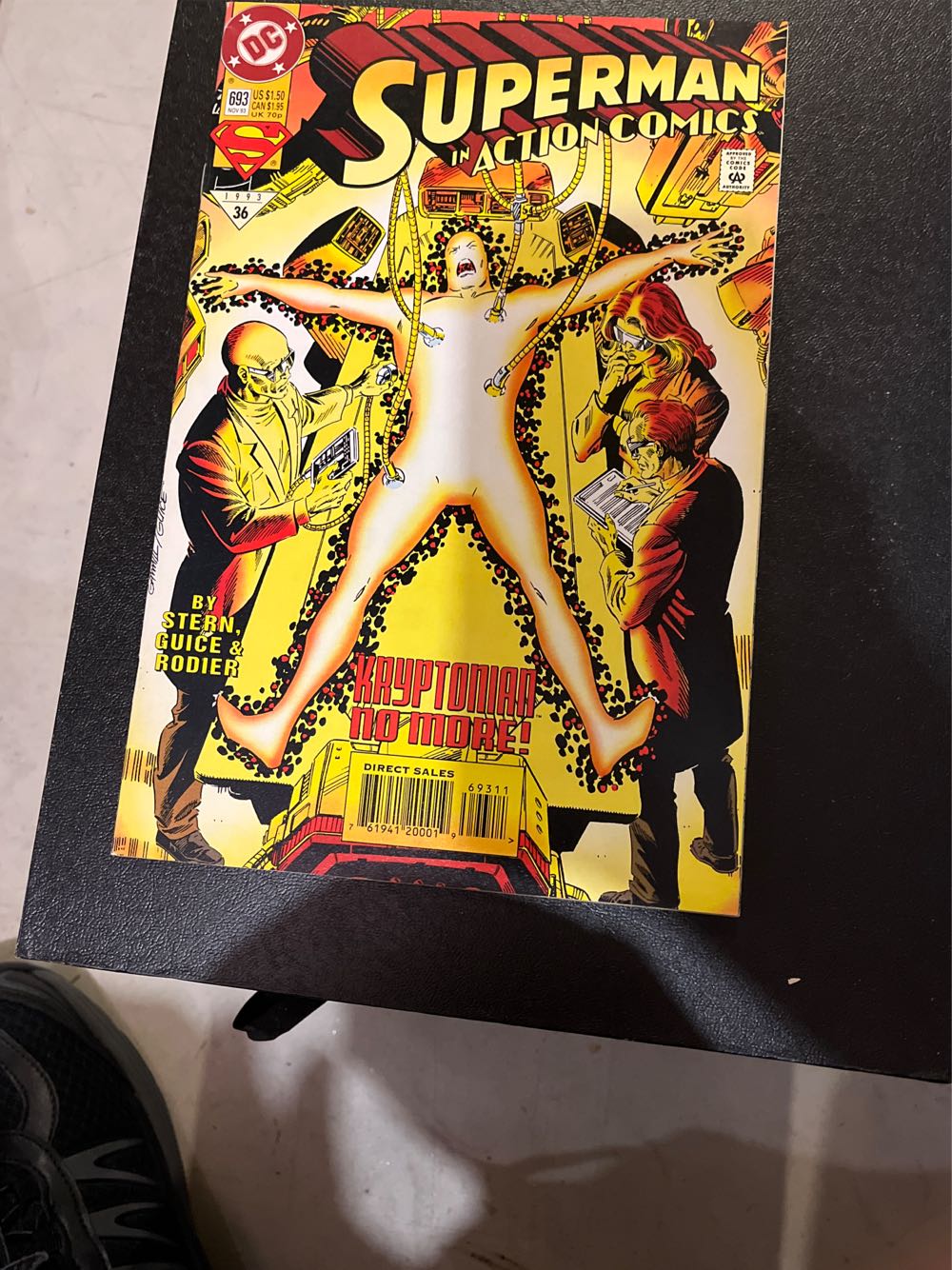 Action Comics - DC Comics (693 - Nov 1993) comic book collectible [Barcode 76194120001969311] - Main Image 3