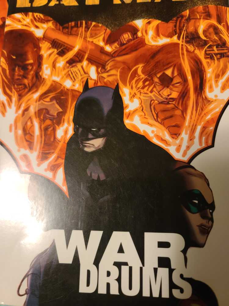 Batman: War Drums - DC Comics (1) comic book collectible [Barcode 9781401203412] - Main Image 2