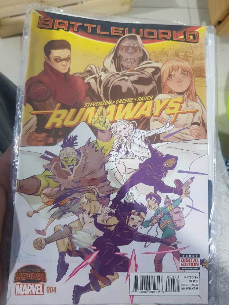 Runaways - Marvel Comics (4 - Nov 2015) comic book collectible [Barcode 75960608211700411] - Main Image 2