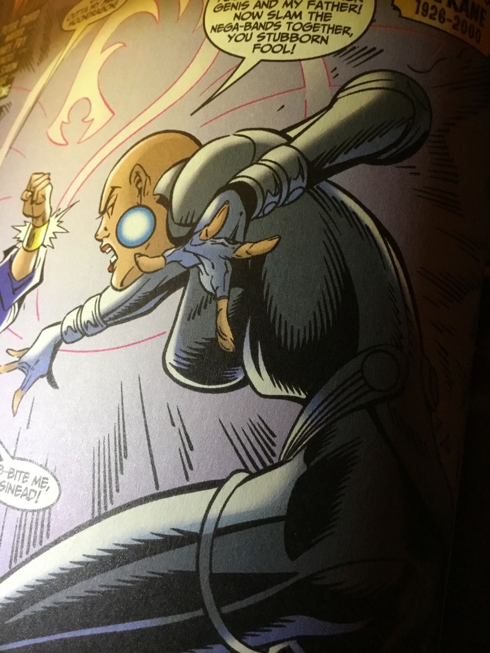 Captain Marvel - Marvel Comics (5 - May 2000) comic book collectible [Barcode 071486024606] - Main Image 2