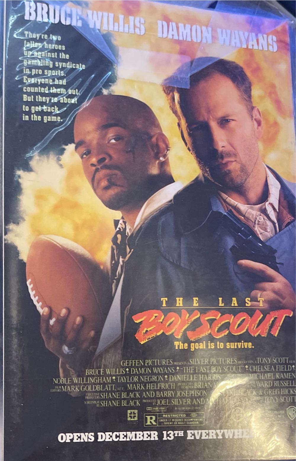 Batman: Legends Of The Dark Knight - DC (27 - Feb 1992) comic book collectible [Barcode 761941200071] - Main Image 2