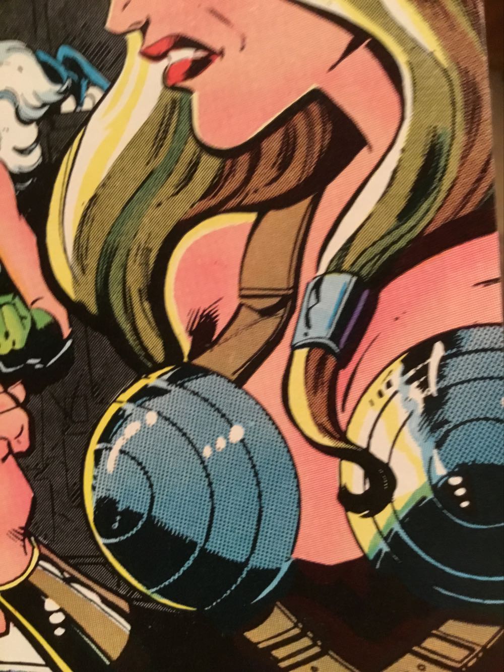 Dazzler - Marvel Comics Group (13 - Mar 1982) comic book collectible [Barcode 071486029953] - Main Image 4