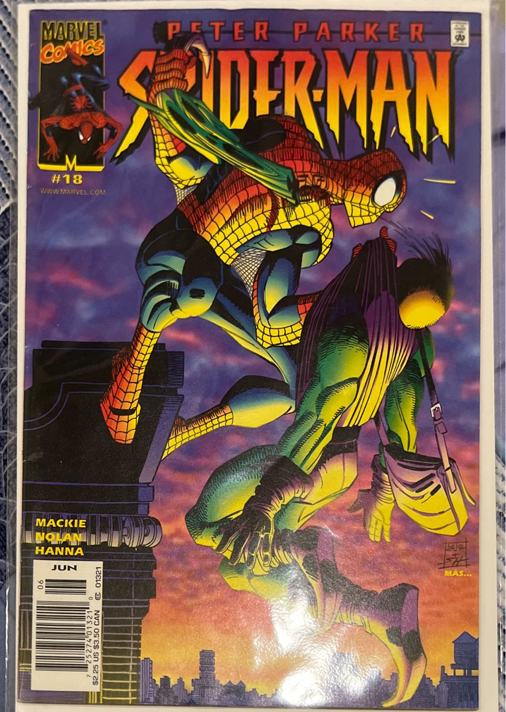 Peter Parker: Spider-Man - Marvel Comics (18 - Jun 2000) comic book collectible [Barcode 725274013210] - Main Image 2