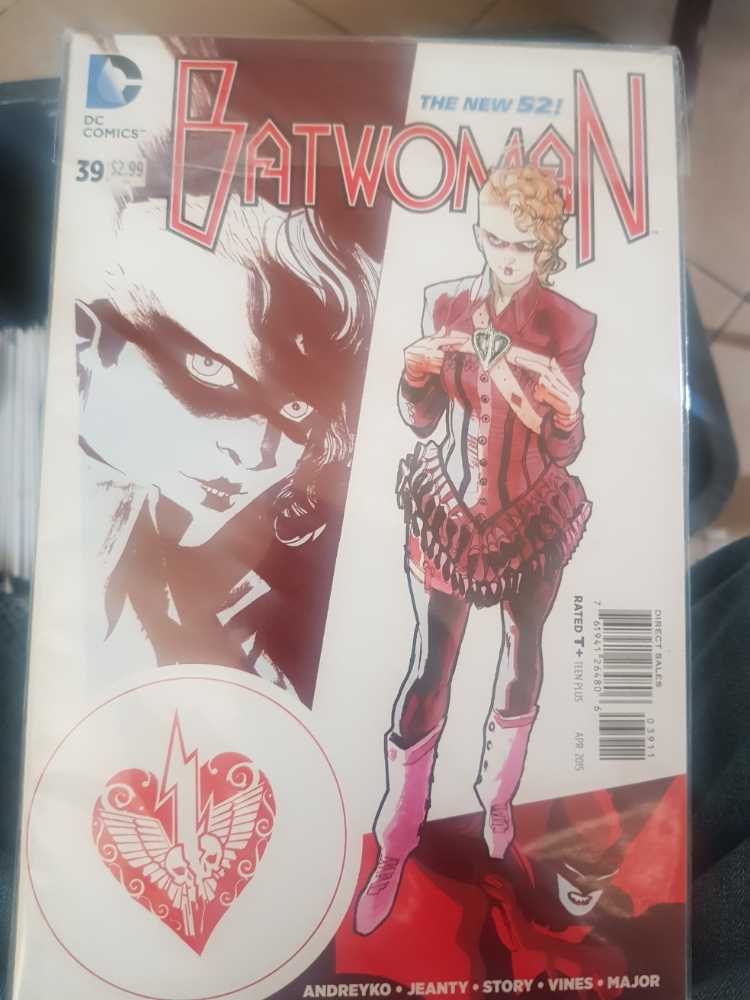 Batwoman (2011) - DC Comics (39 - Apr 2015) comic book collectible [Barcode 76194126480603911] - Main Image 3