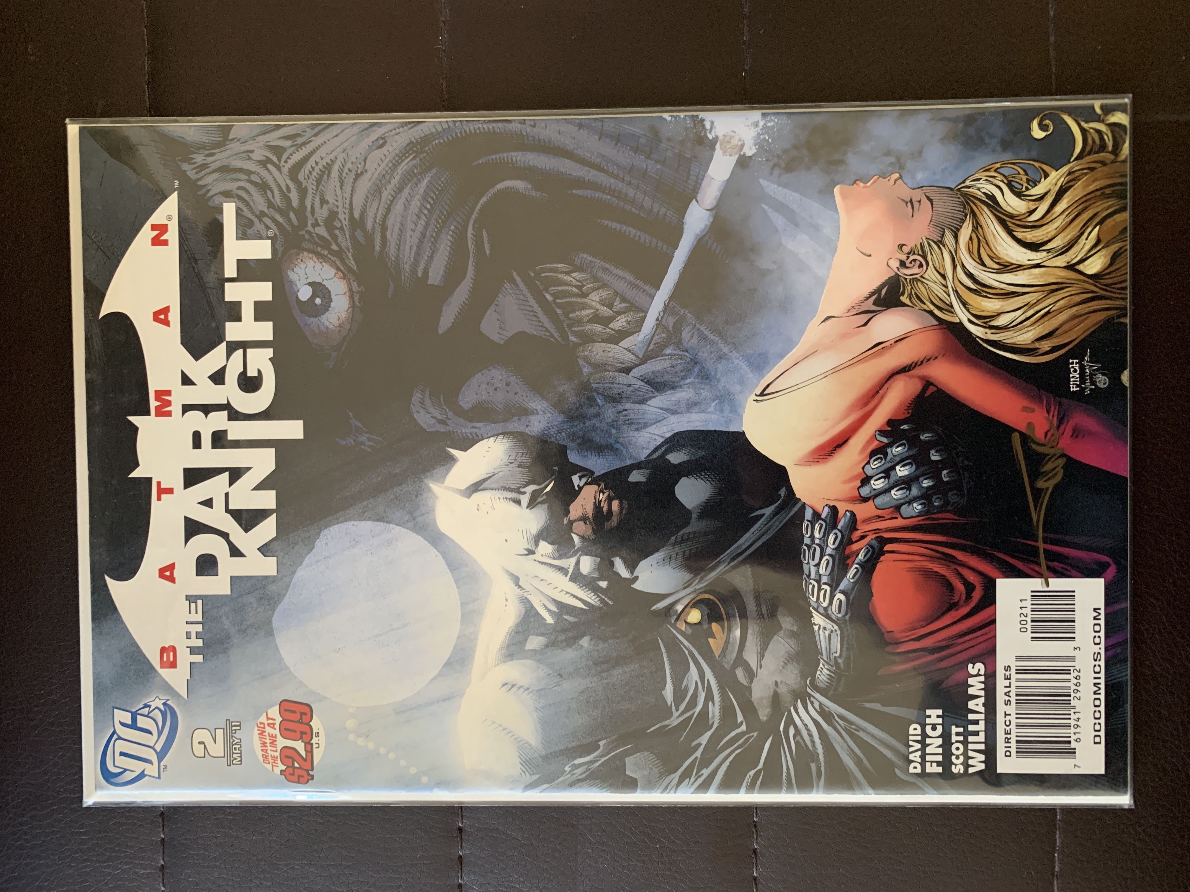 Batman: The Dark Knight - DC Comics (2 - May 2011) comic book collectible [Barcode 76194129662300211] - Main Image 2