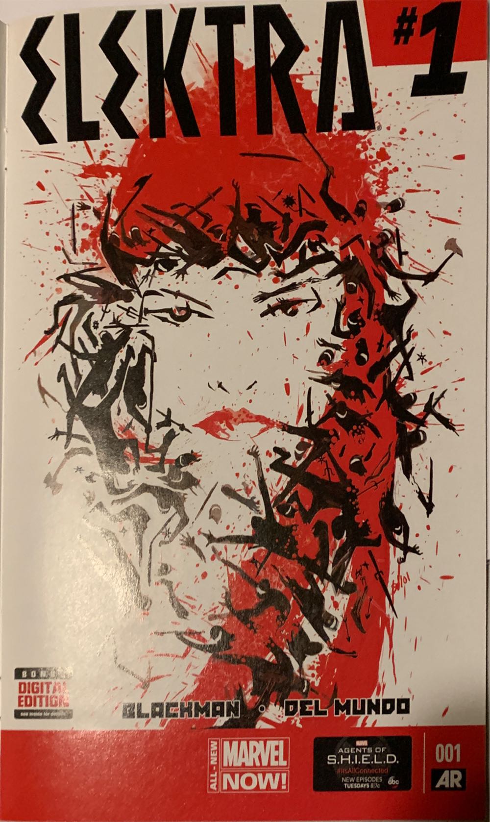 Elektra - Marvel Comics (1 - Apr 2014) comic book collectible [Barcode 759606067213] - Main Image 2