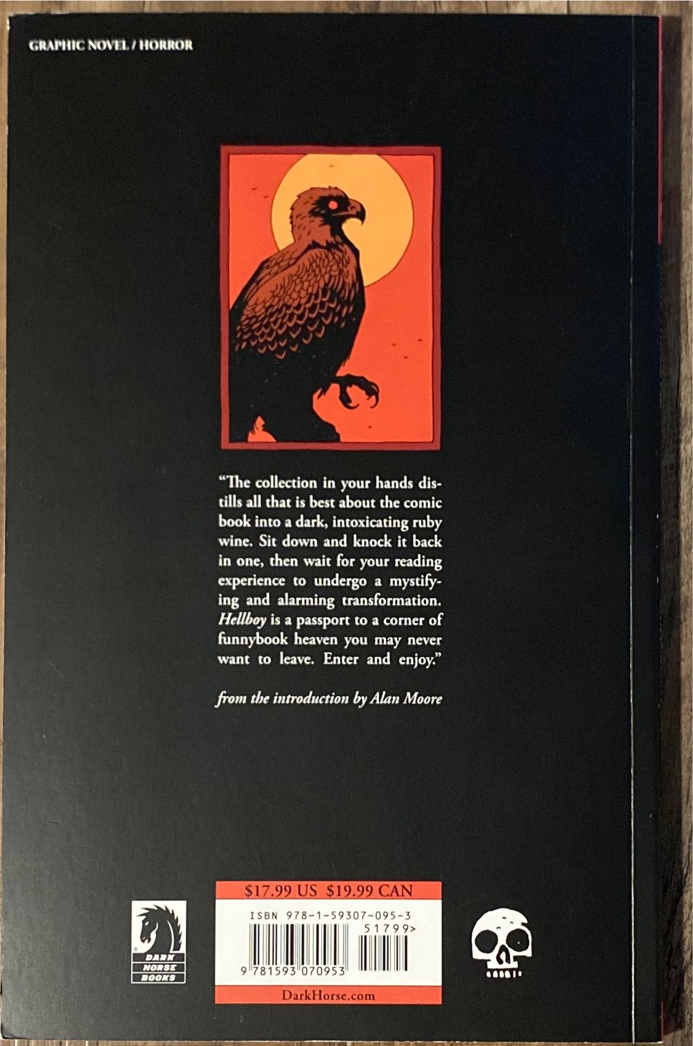 Hellboy 02 Wake The Devil - Dark Horse Books (2) comic book collectible [Barcode 978159307095351799] - Main Image 2