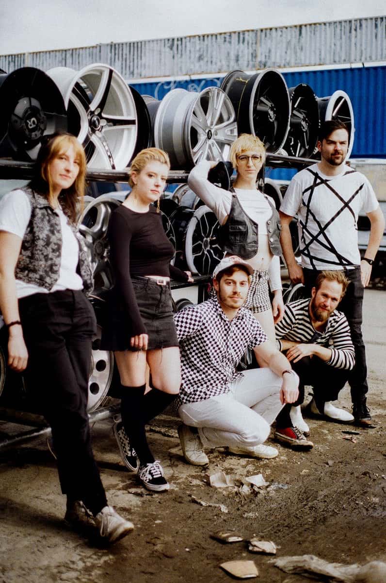 The Human Fly - Marvel (1 - Sep 1977) comic book collectible [Barcode 071486027508] - Main Image 2