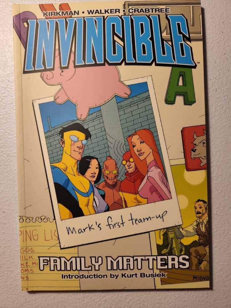Invincible: Family Matters - Image (1) comic book collectible [Barcode 9781582407111] - Main Image 2