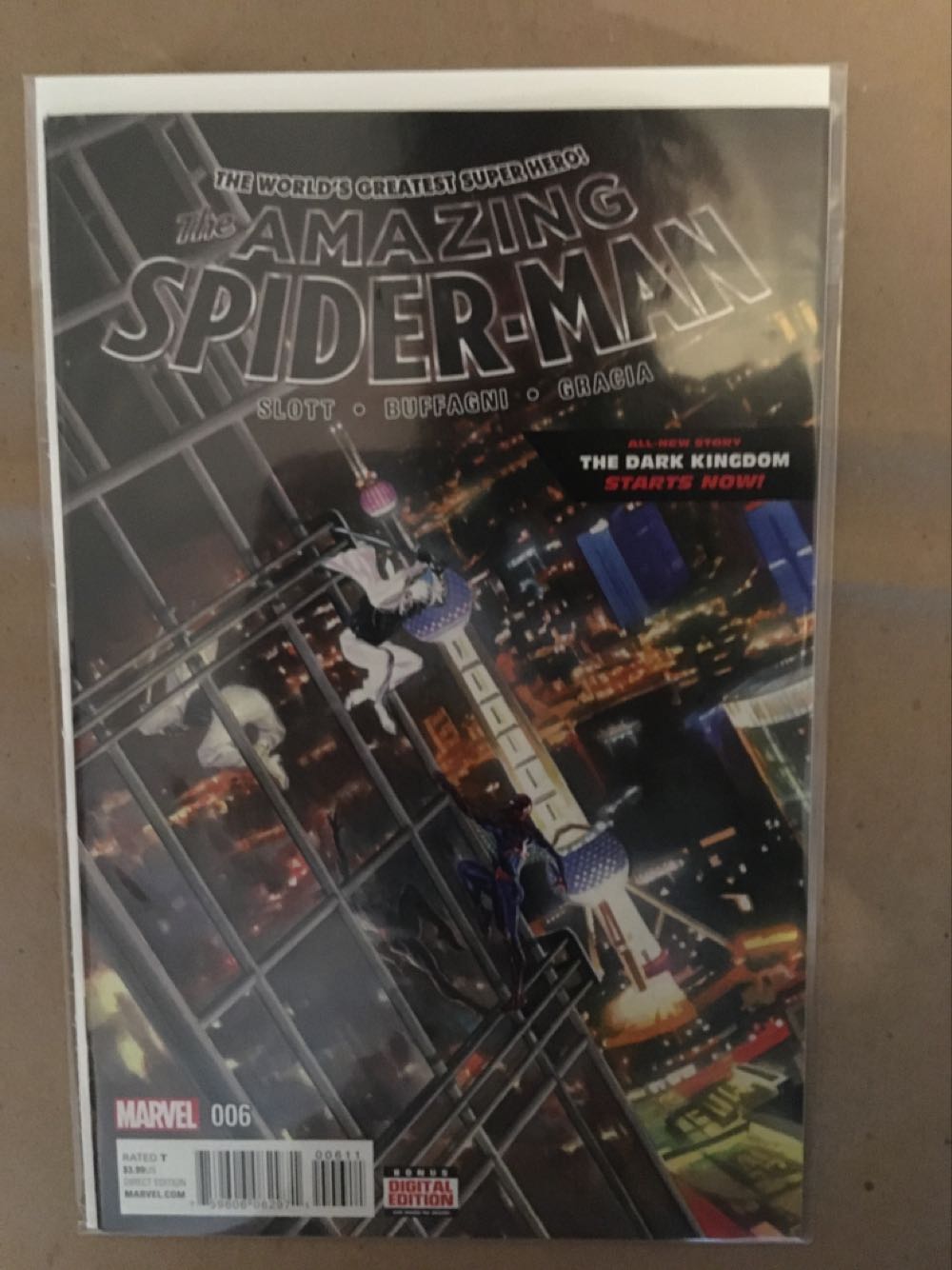 Amazing Spider-man - Marvel (762 - Mar 2016) comic book collectible [Barcode 75960608297100611] - Main Image 2
