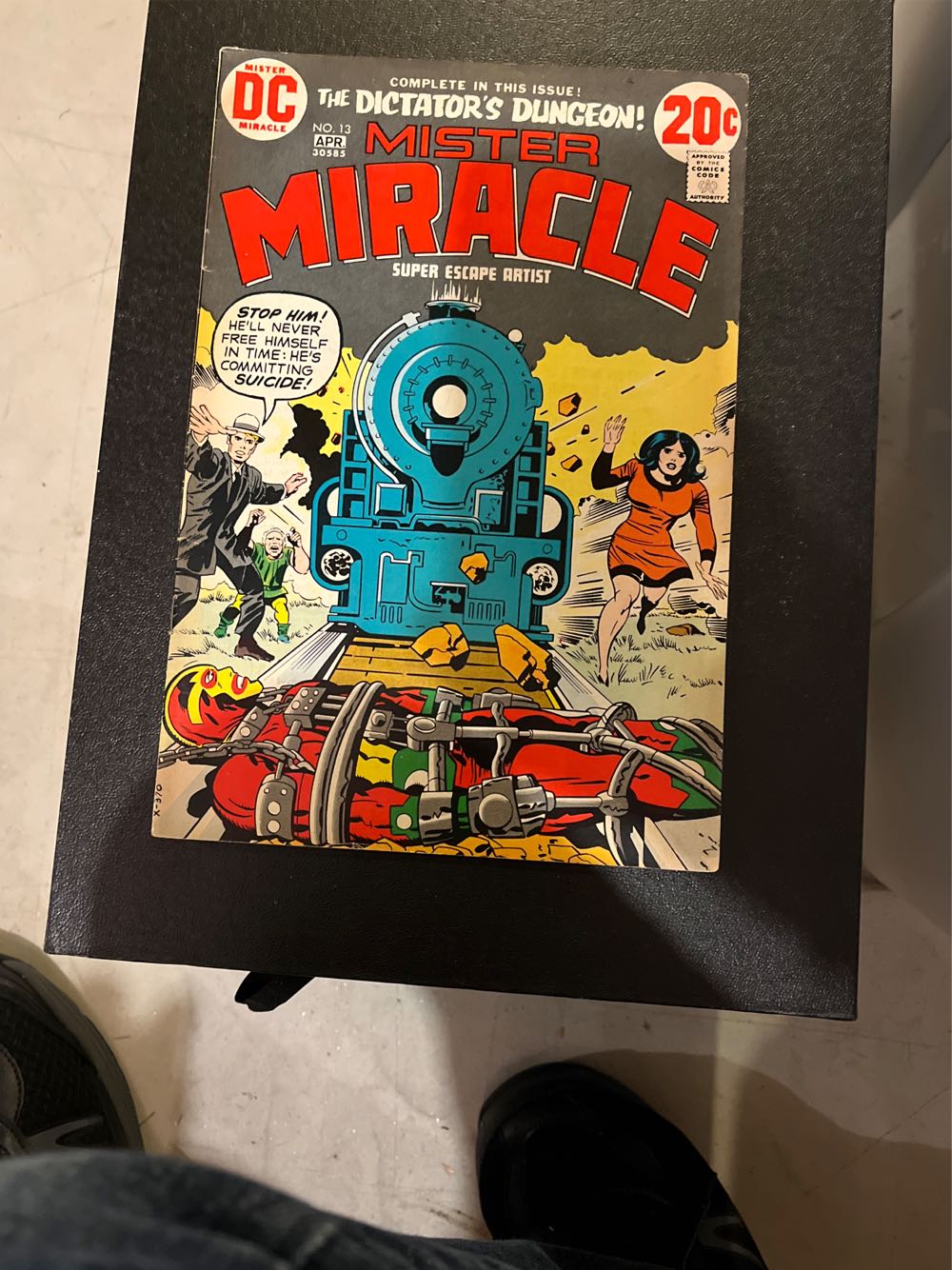 Mister Miracle - DC (13 - 04/1973) comic book collectible [Barcode 761941206615] - Main Image 2