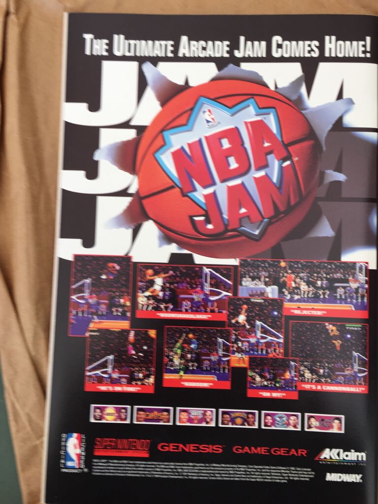 Hardware - DC (16) comic book collectible [Barcode 76194120057601611] - Main Image 2