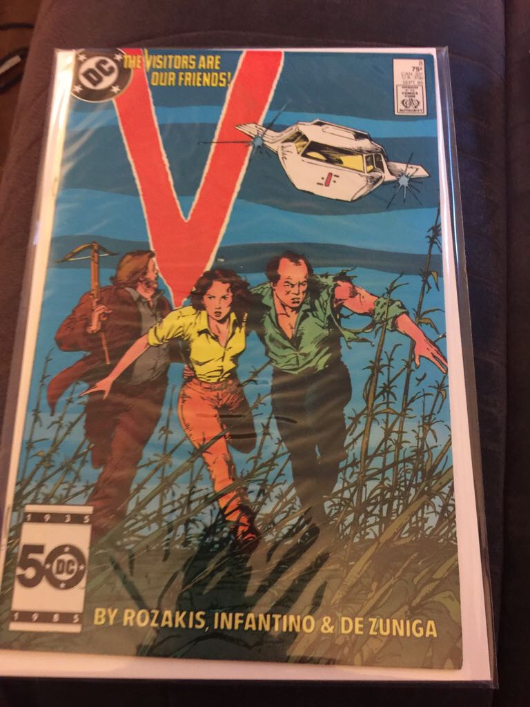 V - DC (8) comic book collectible - Main Image 2
