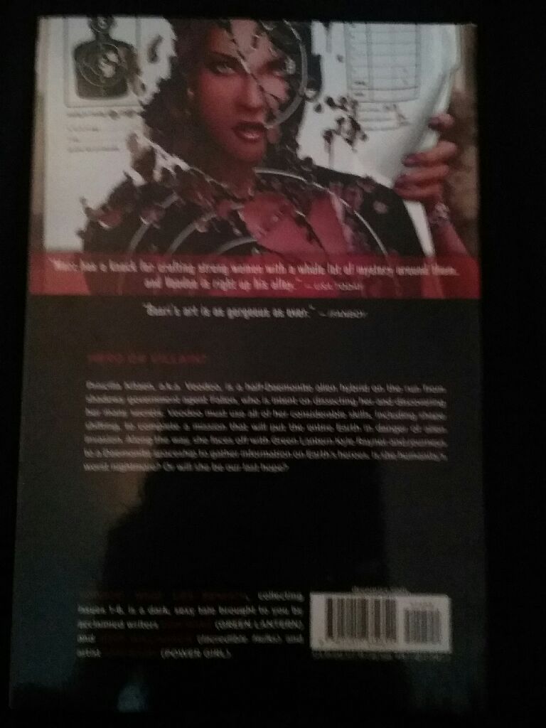 Voodoo Vol 1: What Lies Beneath - DC (1) comic book collectible [Barcode 9781401235611] - Main Image 2