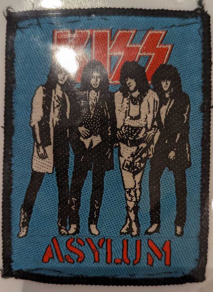 Kiss - Asylum