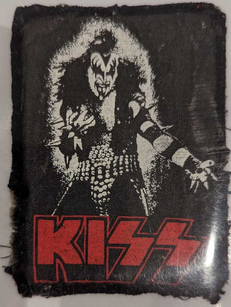 Kiss - Gene